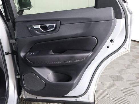 Used 2022 Volvo XC60 B6 Inscription w/ Climate Package image 28