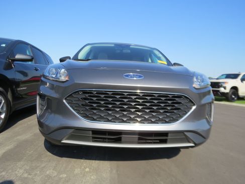 Used 2022 Ford Escape SE AWD/4WD image 2
