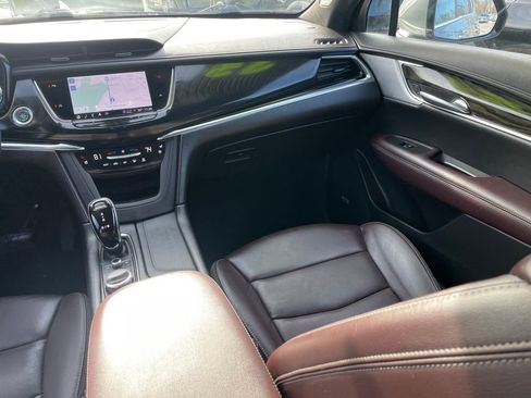 Used 2023 Cadillac XT6 Premium Luxury image 10