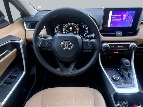 Used 2025 Toyota RAV4 XLE w/ Convenience Package AWD/4WD image 6