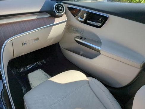 Used 2025 Mercedes-Benz C 300 Sedan image 16