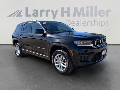New 2026 Jeep Grand Cherokee Laredo X AWD/4WD image 8