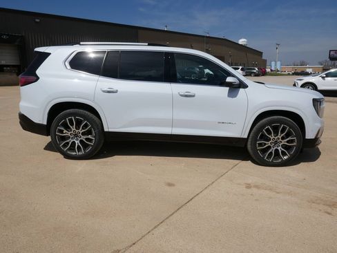 New 2026 GMC Acadia Denali Ultimate AWD/4WD image 3