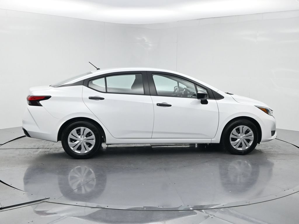 Used 2025 Nissan Versa S FWD image 4