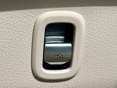 Certified 2023 Mercedes-Benz C 300 4MATIC Sedan image 35