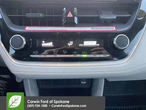 Used 2024 Toyota Corolla Cross L image 26