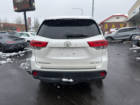 Used 2018 Toyota Highlander XLE w/ Protection Package #3 image 5