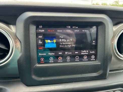 Used 2020 Jeep Wrangler Unlimited Sahara image 13