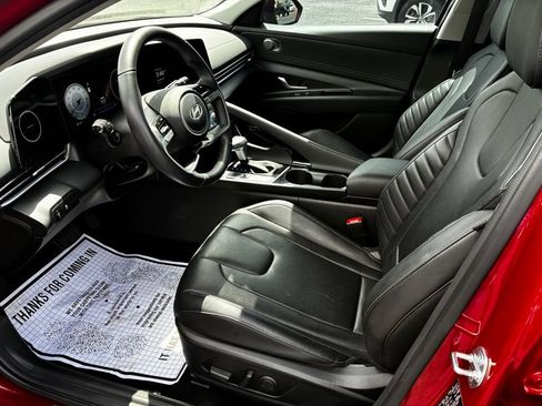 Used 2025 Hyundai Elantra Limited FWD image 11