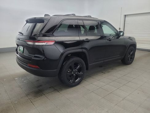 Used 2023 Jeep Grand Cherokee Limited w/ Black Appearance Package AWD/4WD image 10
