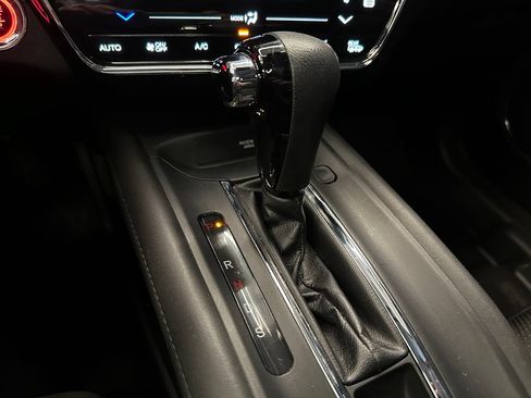 Used 2019 Honda HR-V EX image 16