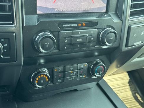 Used 2020 Ford F150 XLT w/ Equipment Group 302A Luxury AWD/4WD image 32