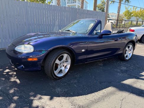Used 2003 MAZDA MX-5 Miata LS image 11
