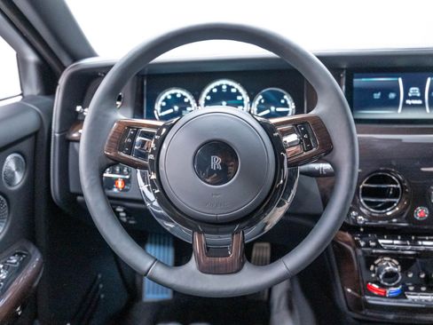 Used 2024 Rolls-Royce Phantom Sedan w/ The Phantom Package RWD image 39