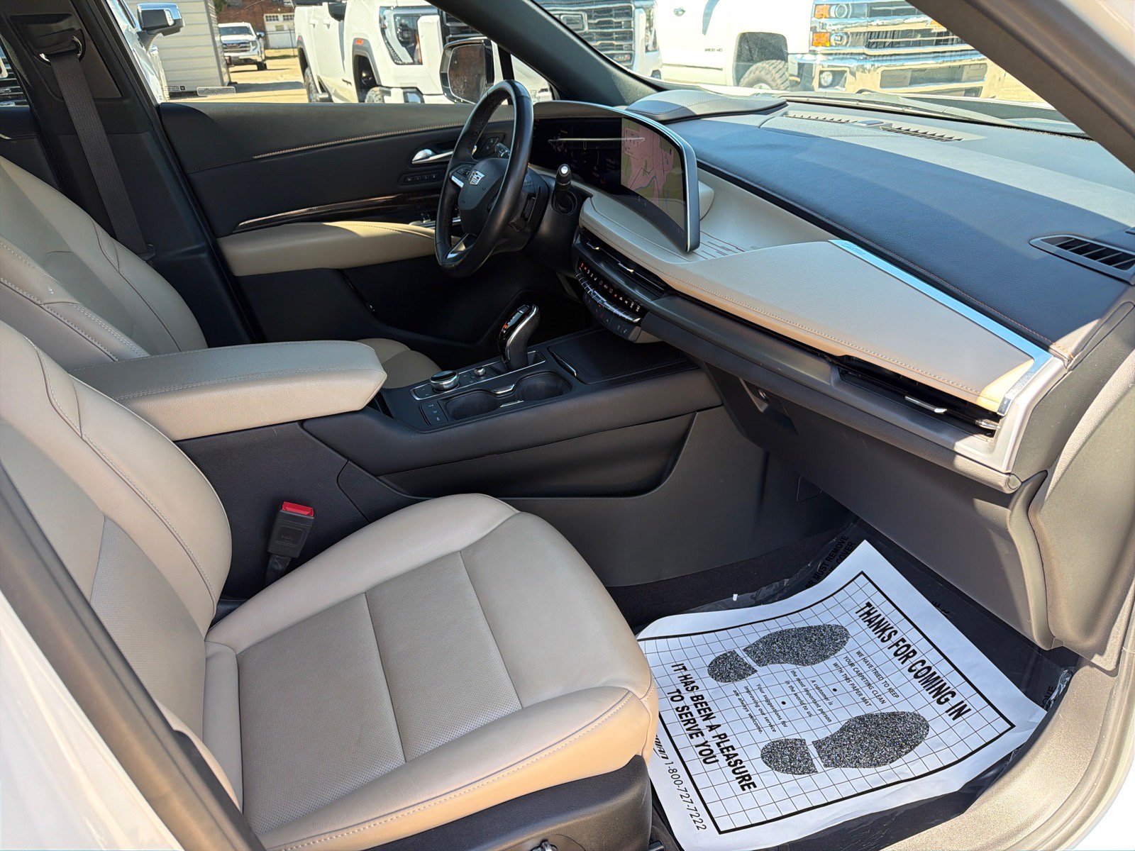 Used 2024 Cadillac XT4 Premium Luxury w/ Active Safety Package FWD image 13