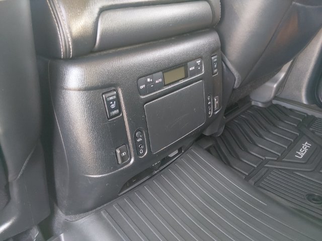 Used 2018 Nissan Armada Platinum w/ Captain Seat Package RWD image 13