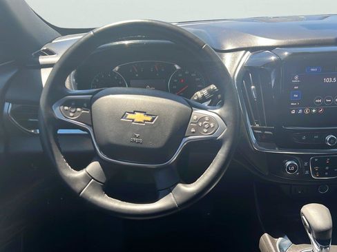 Used 2023 Chevrolet Traverse LT FWD image 11