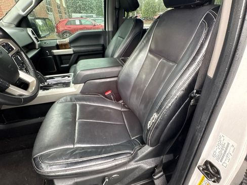 Used 2018 Ford F150 Lariat w/ Equipment Group 502A Luxury AWD/4WD image 4