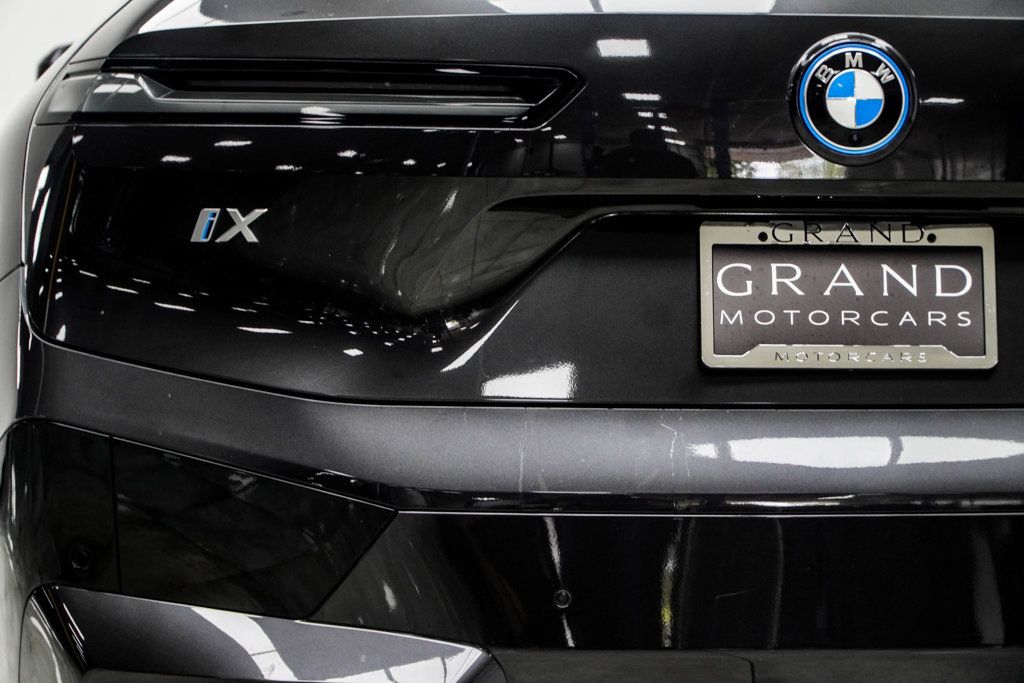 Used 2024 BMW iX xDrive50 w/ Sport Package AWD/4WD image 20
