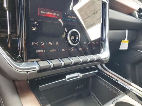 New 2026 GMC Yukon XL Denali w/ Sun & Power Step Package AWD/4WD image 23