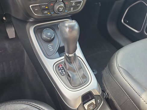 Used 2021 Jeep Compass Latitude w/ Sun and Sound Group image 25