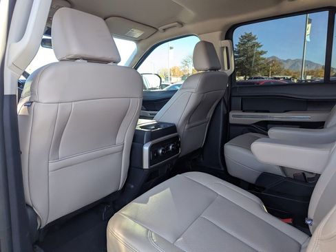 Used 2024 Ford Expedition XLT AWD/4WD image 31