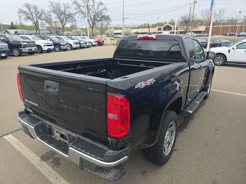 Used 2022 Chevrolet Colorado W/T w/ WT Convenience Package AWD/4WD image 7