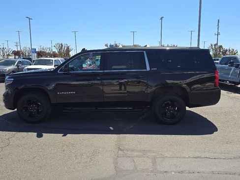 Used 2017 Chevrolet Suburban LT w/ Z71 Midnight Edition AWD/4WD image 6