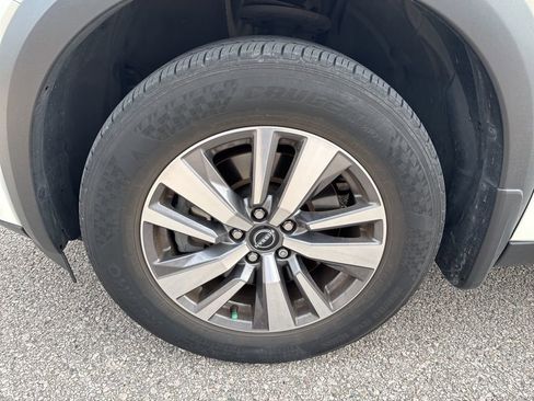 Used 2022 Nissan Pathfinder SL w/ SL Black Package image 8