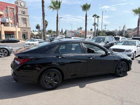 Used 2021 Hyundai Elantra Blue FWD image 15