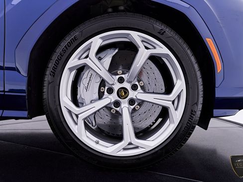 Used 2026 Lamborghini Urus SE AWD/4WD image 33