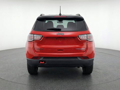 Used 2025 Jeep Compass Trailhawk AWD/4WD image 7