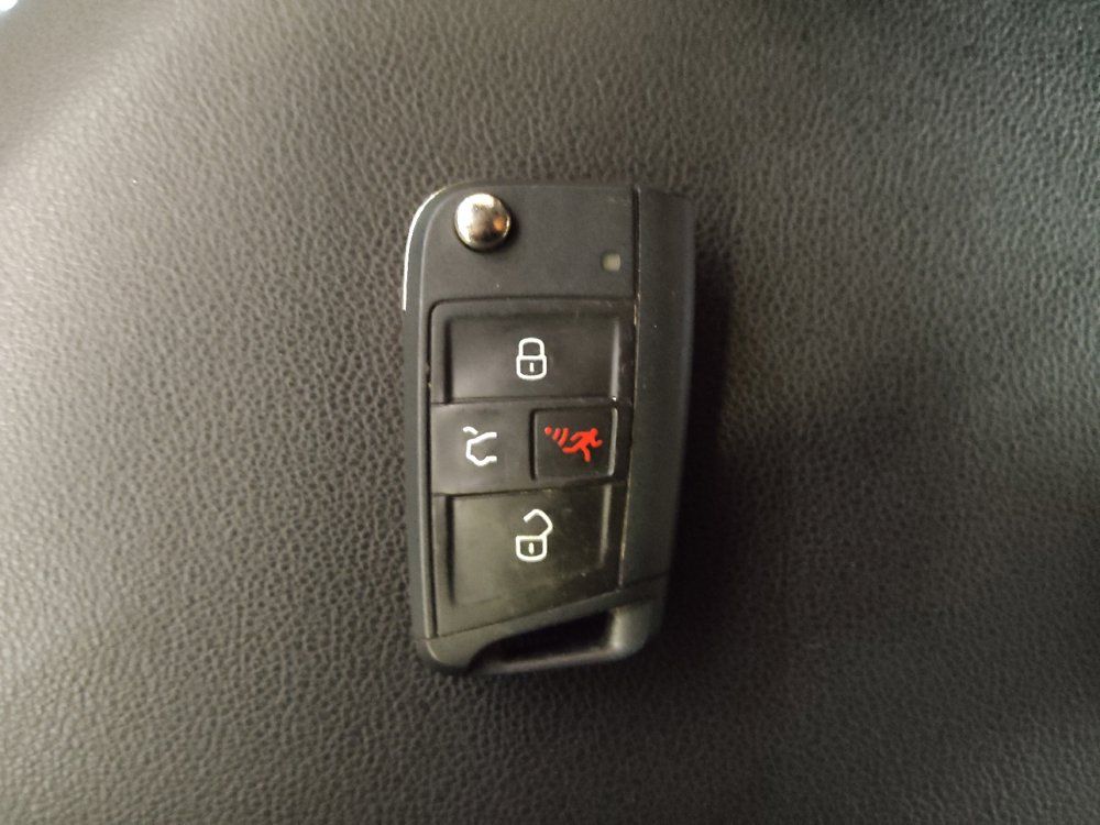 Used 2025 Volkswagen Jetta Sport FWD image 32