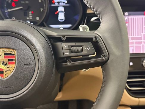 New 2025 Porsche Macan image 38