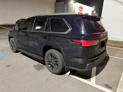 Used 2024 Toyota Sequoia SR5 w/ SR5 Premium Package image 4