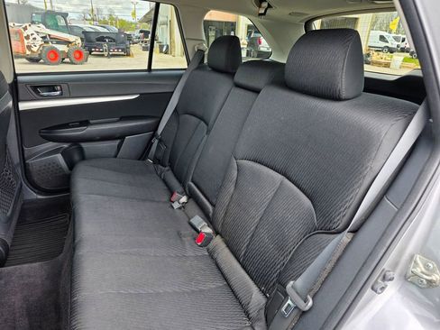 Used 2010 Subaru Outback 2.5i Premium AWD/4WD image 20