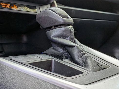 Used 2021 Toyota RAV4 LE image 15