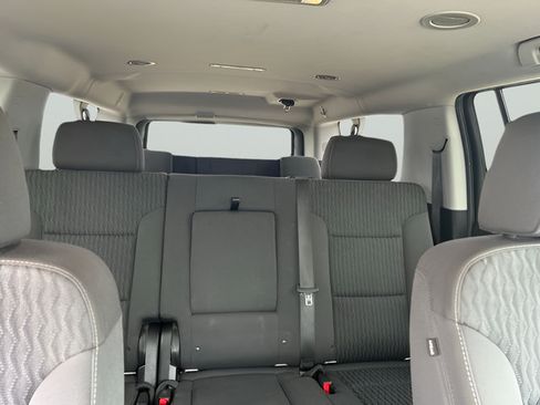 Used 2018 Chevrolet Suburban LS AWD/4WD image 10