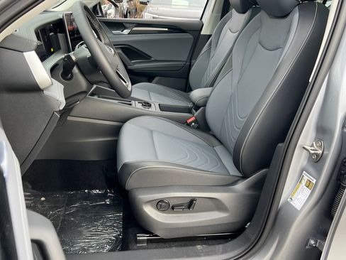 New 2026 Volkswagen Tiguan SE image 19