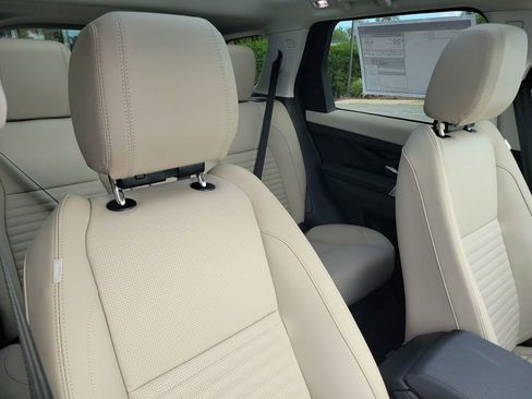 New 2025 Land Rover Discovery Sport S image 19
