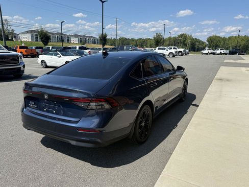 Used 2025 Honda Accord SE image 30