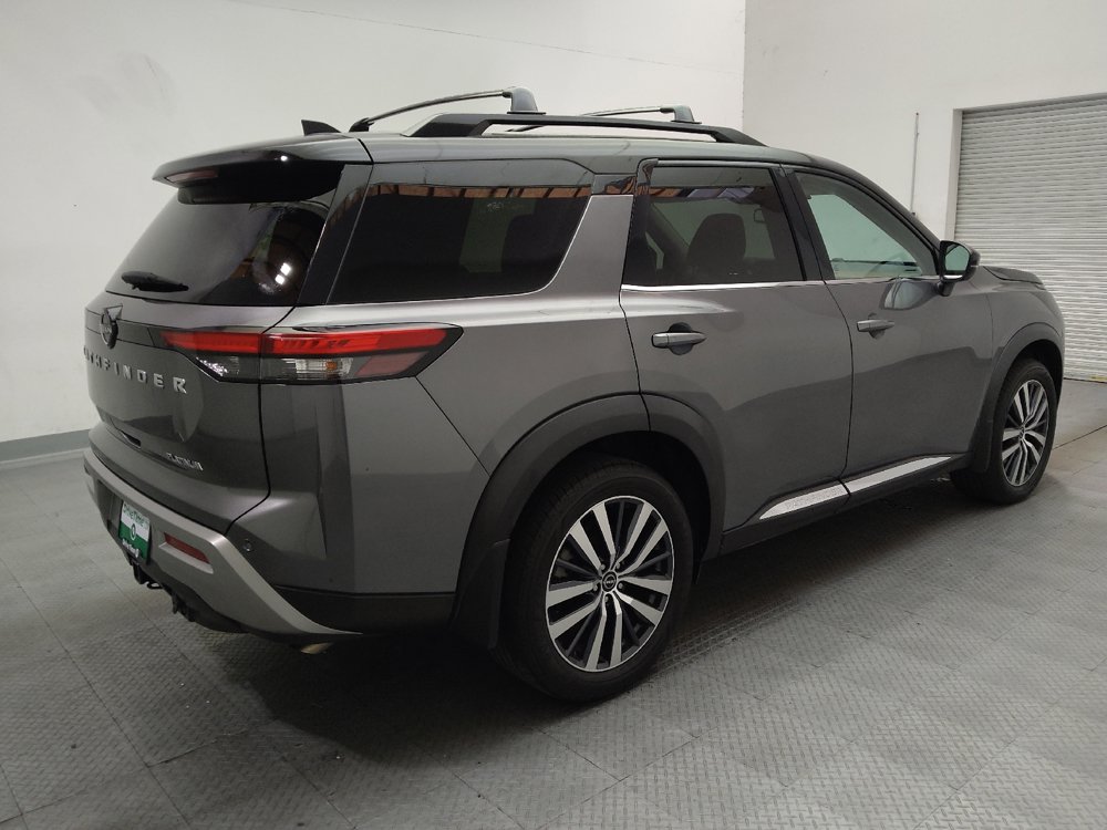 Used 2022 Nissan Pathfinder Platinum w/ Cargo Package FWD image 9