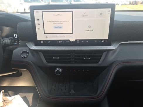 Used 2025 Ford Explorer ST image 30