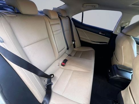 Used 2018 Lexus IS 300 w/ Comfort Package RWD image 27