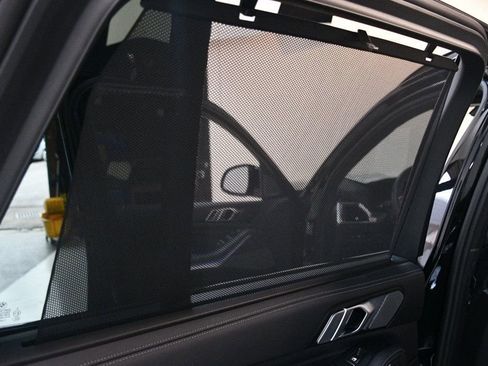 Used 2025 BMW X5 xDrive40i w/ Executive Package image 37