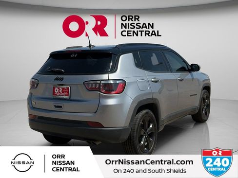 Used 2019 Jeep Compass Latitude FWD image 5