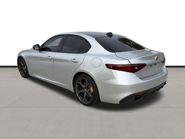 Used 2019 Alfa Romeo Giulia w/ Quick Order Package 22K Sport RWD image 7