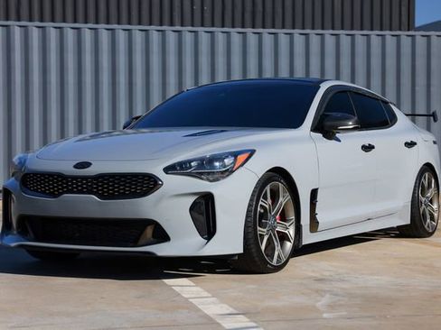 Used 2020 Kia Stinger GT1 image 4