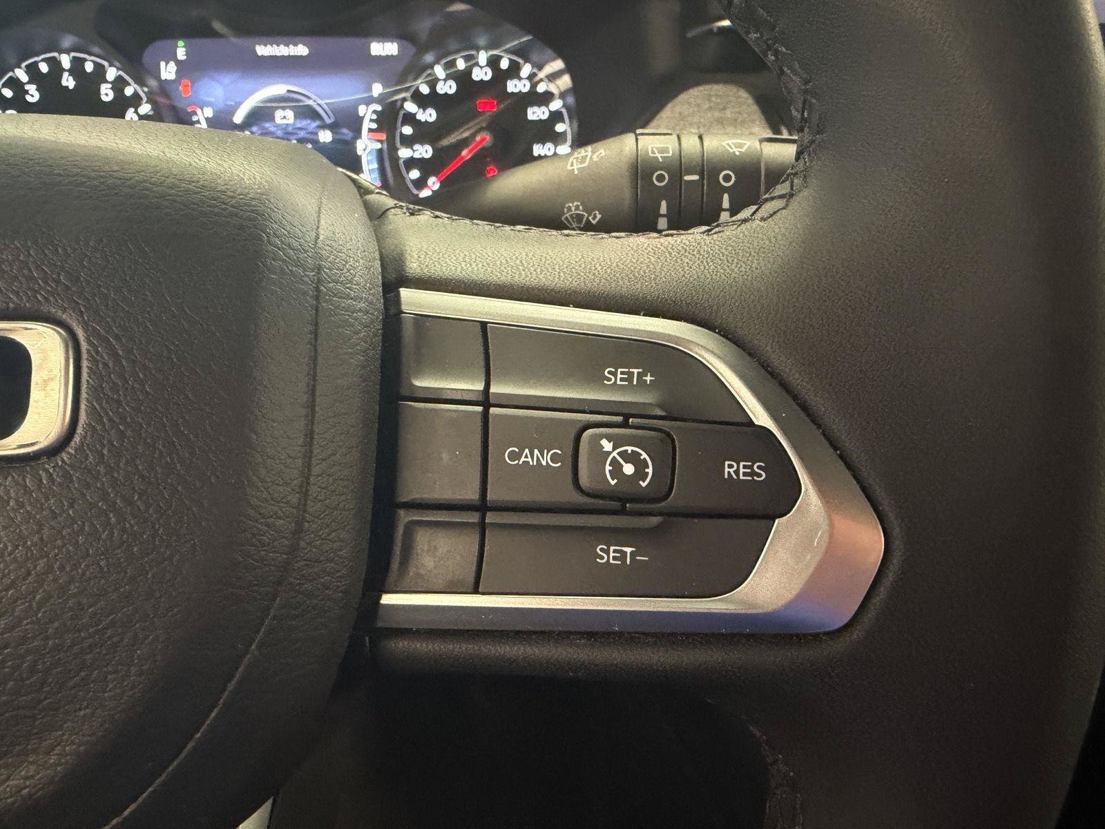 Used 2024 Jeep Compass Latitude AWD/4WD image 27