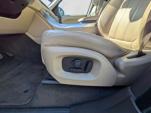 Used 2017 Land Rover Range Rover Sport SE image 18